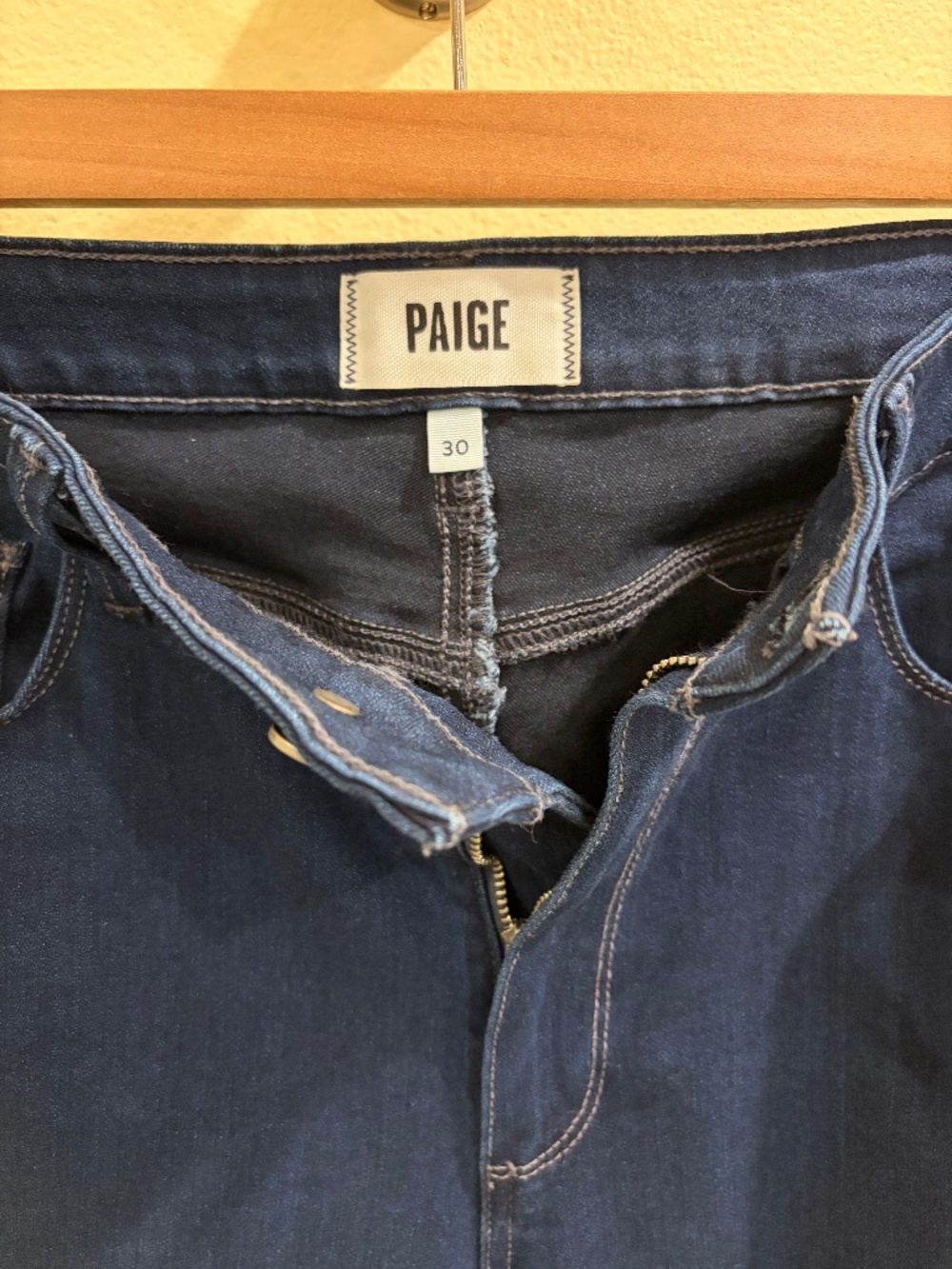Paige Jeans Elvira Genessee Crop size 30 Stretch